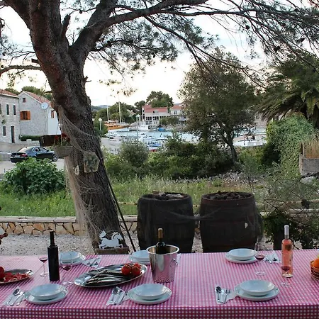 Rino Apartman Rogoznica